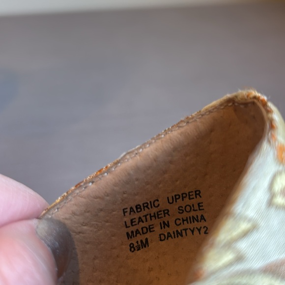 Women’s Steven by Steve Madden Peep Toe Pumps - Picture 3 of 6